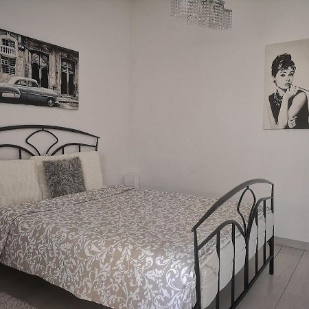 Smart Home Lux Яссы Экстерьер фото