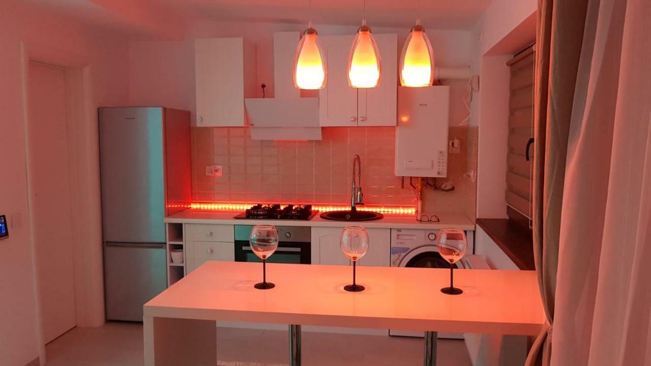 Smart Home Lux Яссы Экстерьер фото