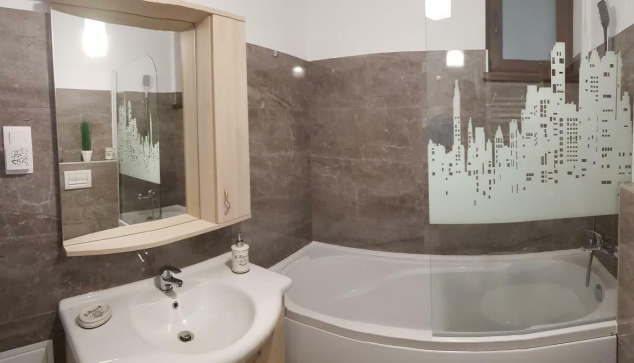 Smart Home Lux Яссы Экстерьер фото