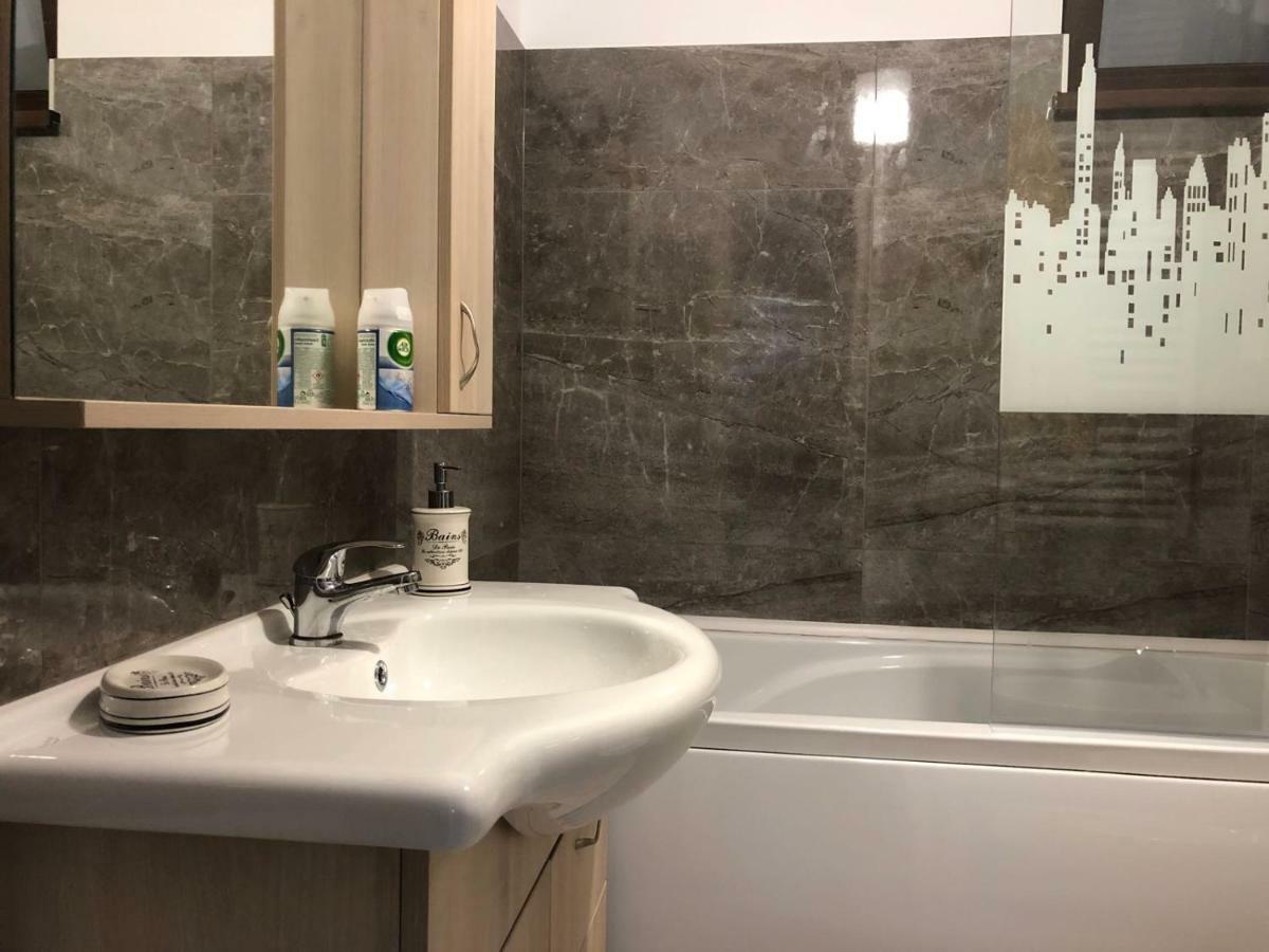 Smart Home Lux Яссы Экстерьер фото